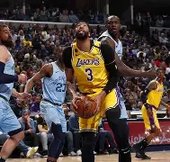 洛杉矶湖人队戴维斯 洛杉矶湖人队戴维斯